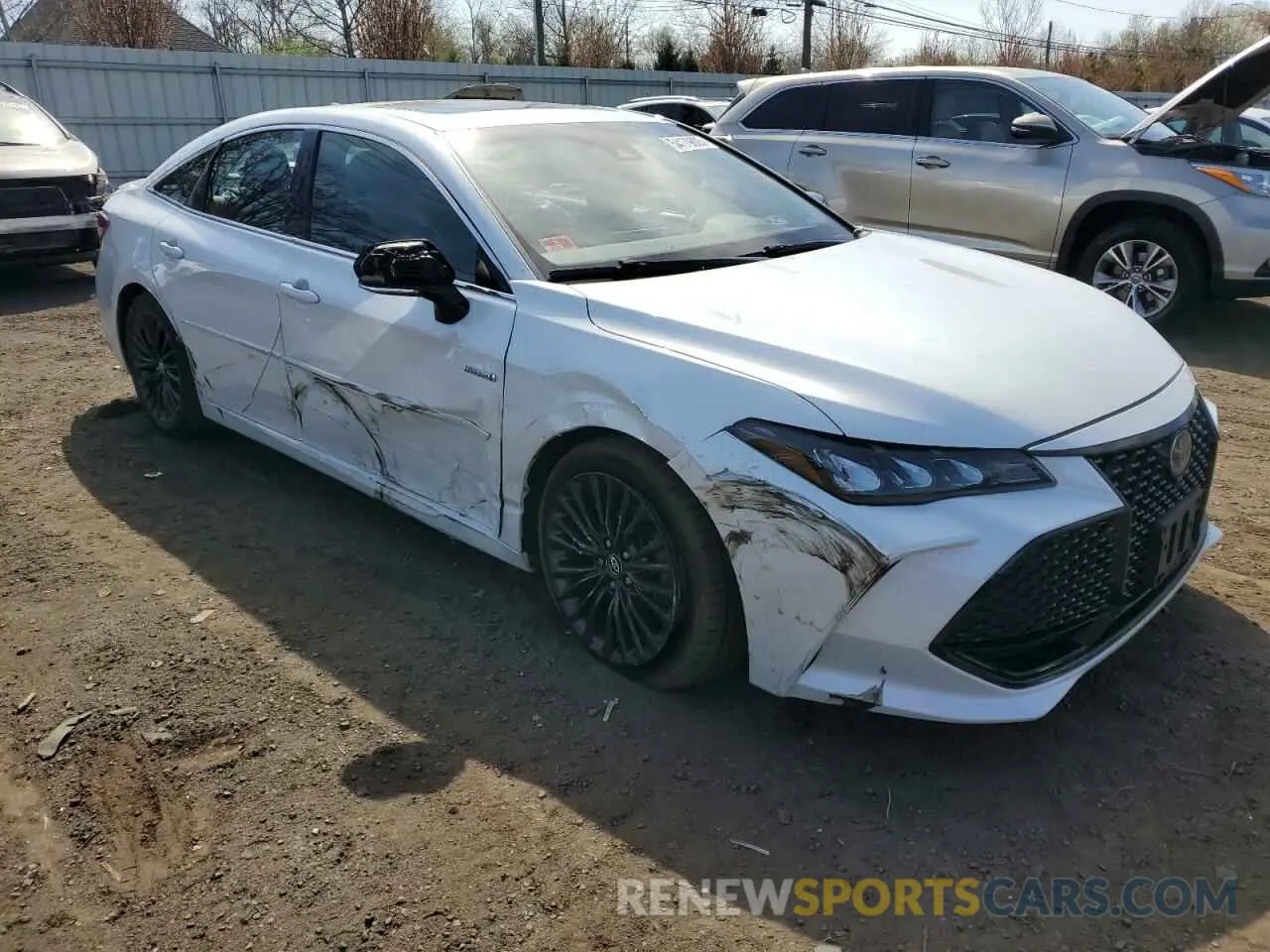 4 Photograph of a damaged car 4T1E21FB5LU013379 TOYOTA AVALON 2020