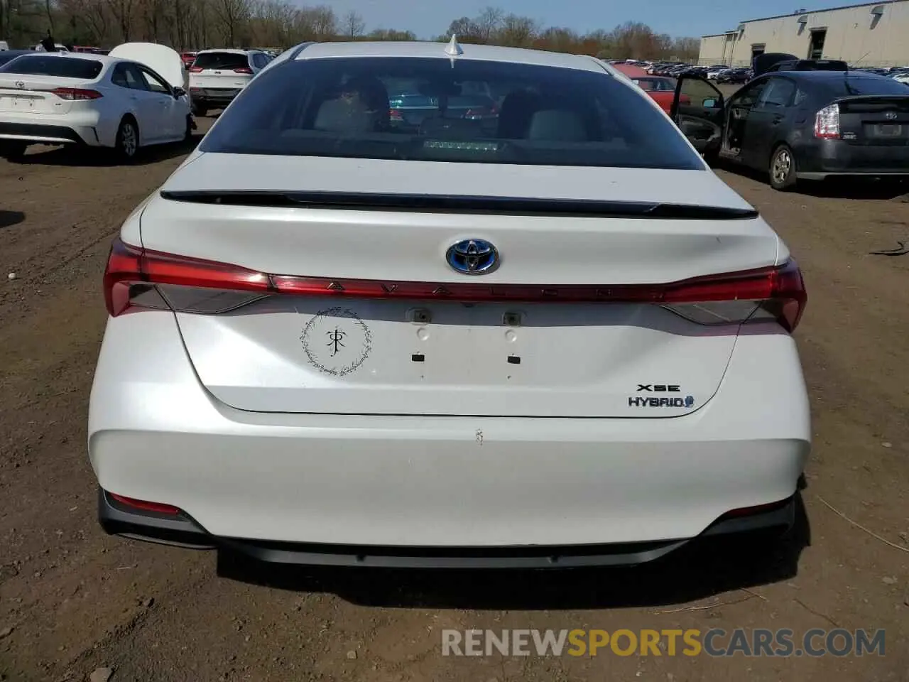 6 Photograph of a damaged car 4T1E21FB5LU013379 TOYOTA AVALON 2020