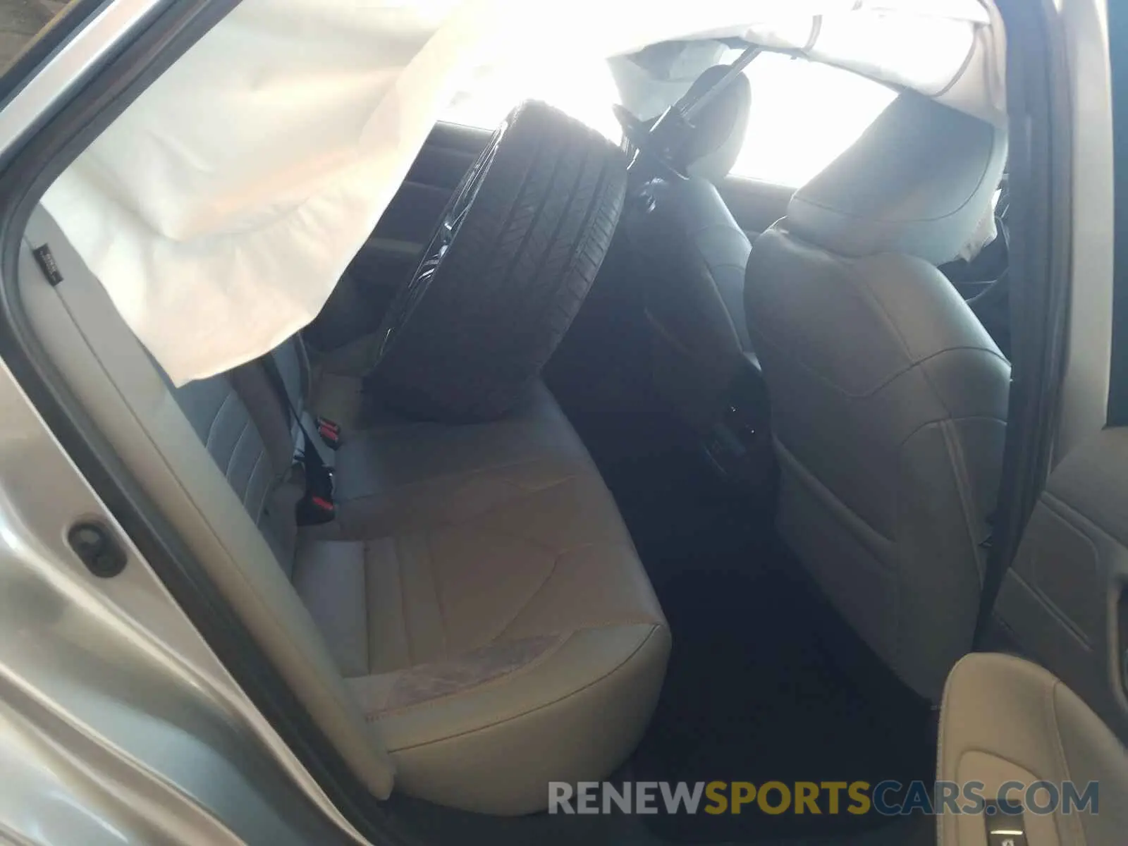 6 Photograph of a damaged car 4T1EZ1FB9LU049779 TOYOTA AVALON 2020