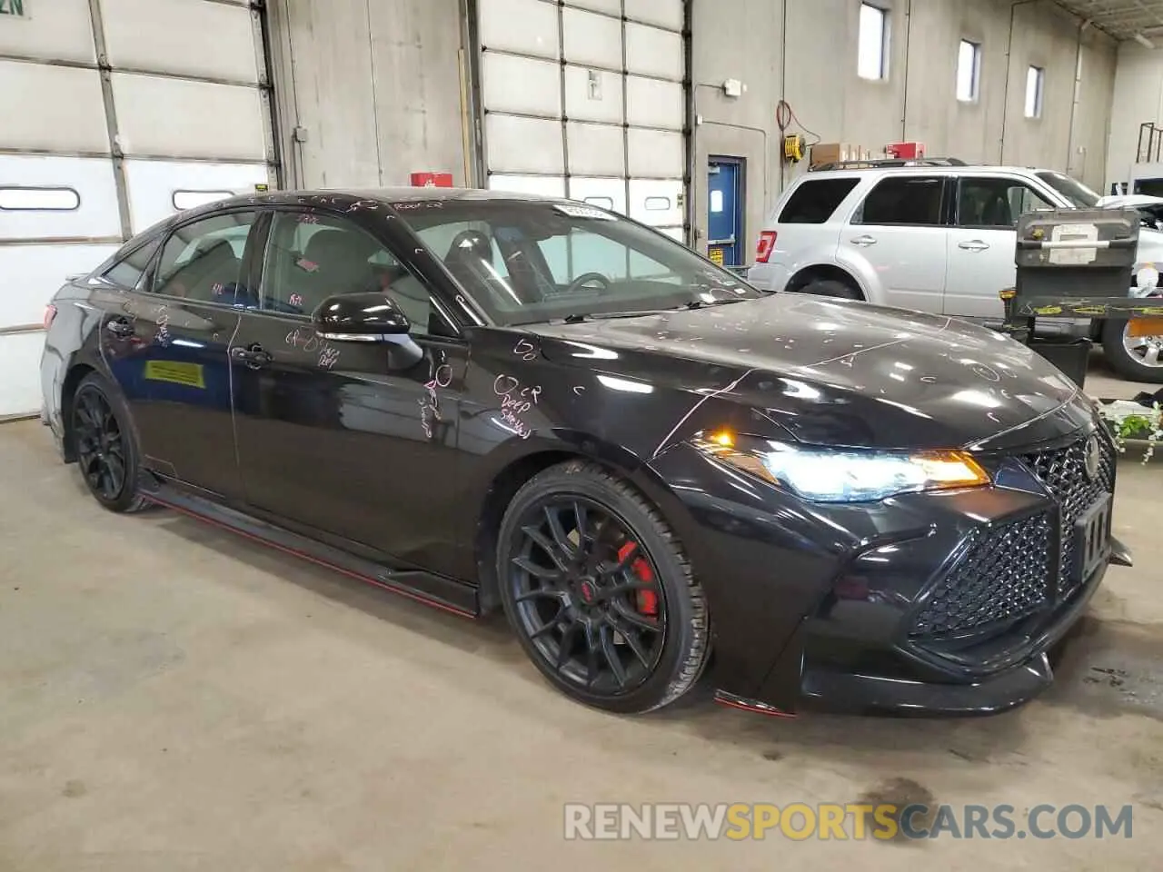 4 Photograph of a damaged car 4T1FZ1FB9LU043937 TOYOTA AVALON 2020