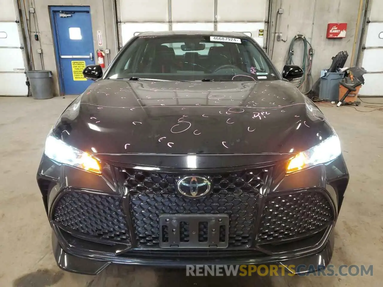 5 Photograph of a damaged car 4T1FZ1FB9LU043937 TOYOTA AVALON 2020