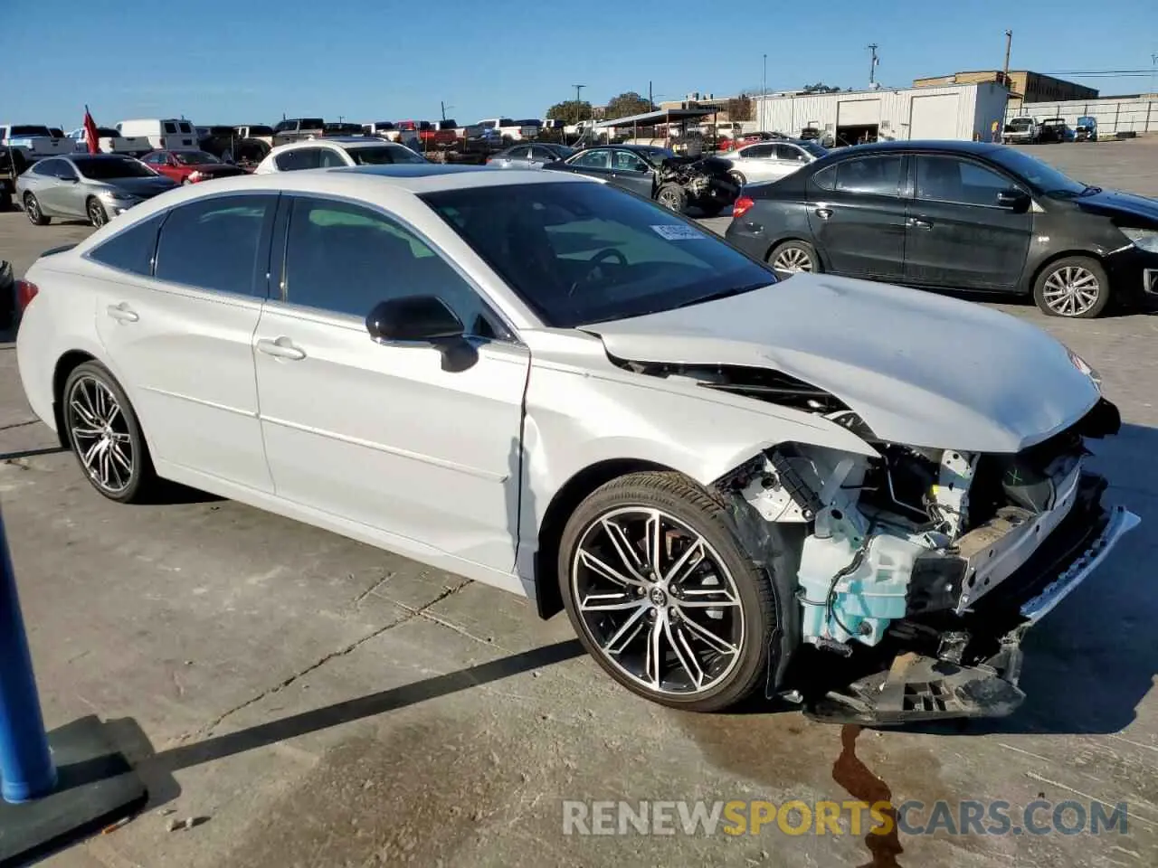 4 Photograph of a damaged car 4T1GZ1FB6LU047187 TOYOTA AVALON 2020