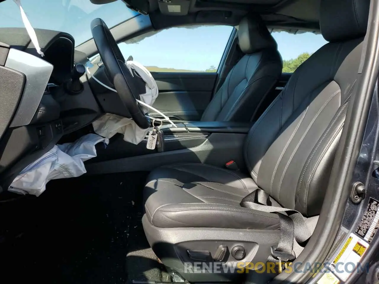 7 Photograph of a damaged car 4T1AA1AB2MU002673 TOYOTA AVALON 2021