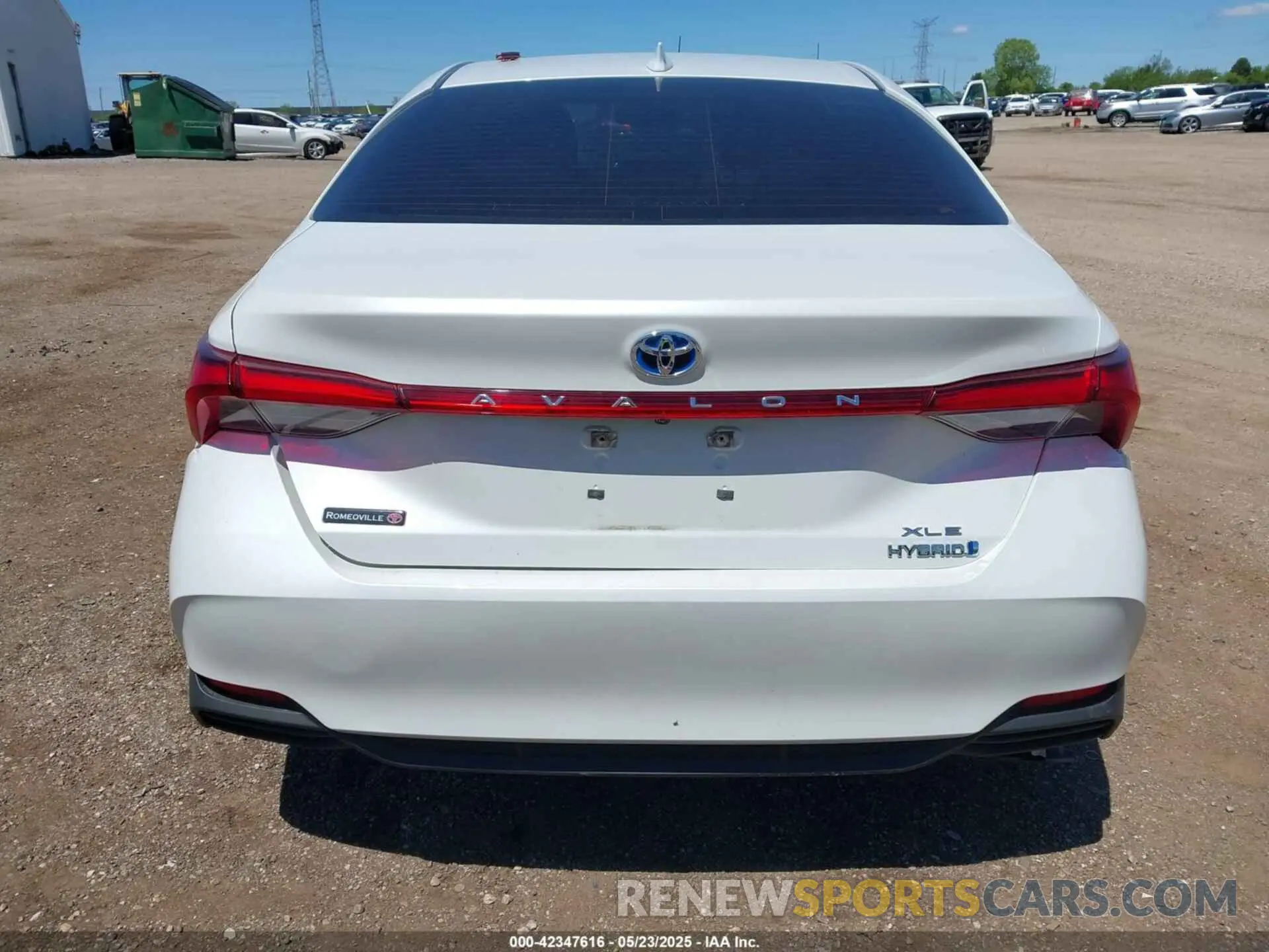16 Photograph of a damaged car 4T1AA1AB3MU002049 TOYOTA AVALON 2021
