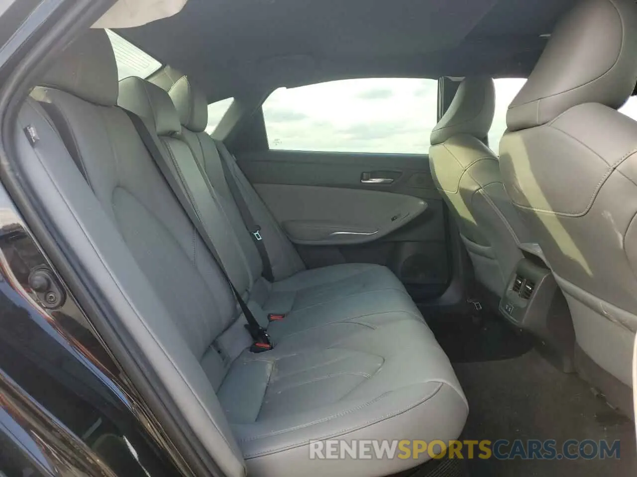 10 Photograph of a damaged car 4T1AA1AB4MU010614 TOYOTA AVALON 2021