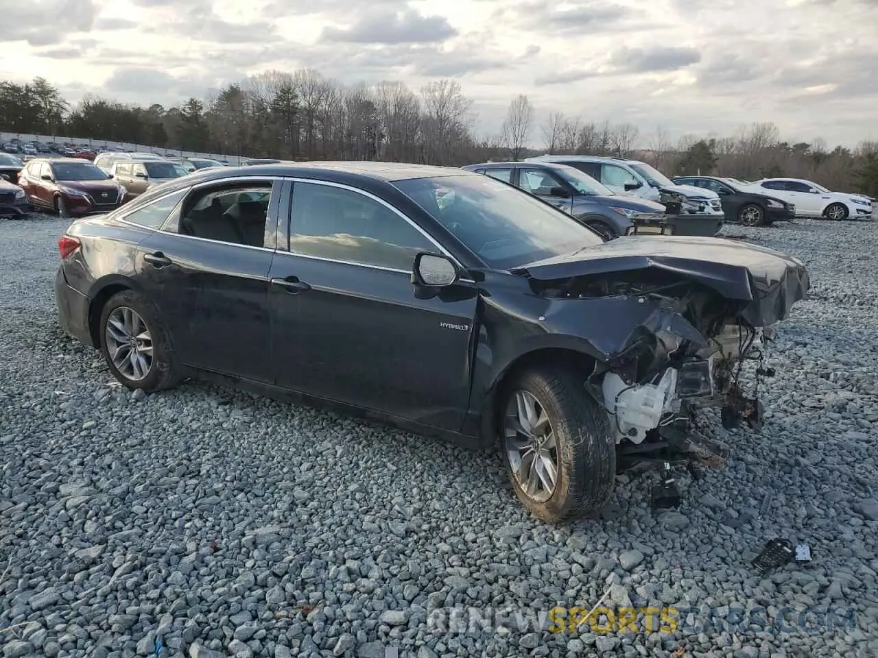 4 Photograph of a damaged car 4T1AA1AB4MU010614 TOYOTA AVALON 2021