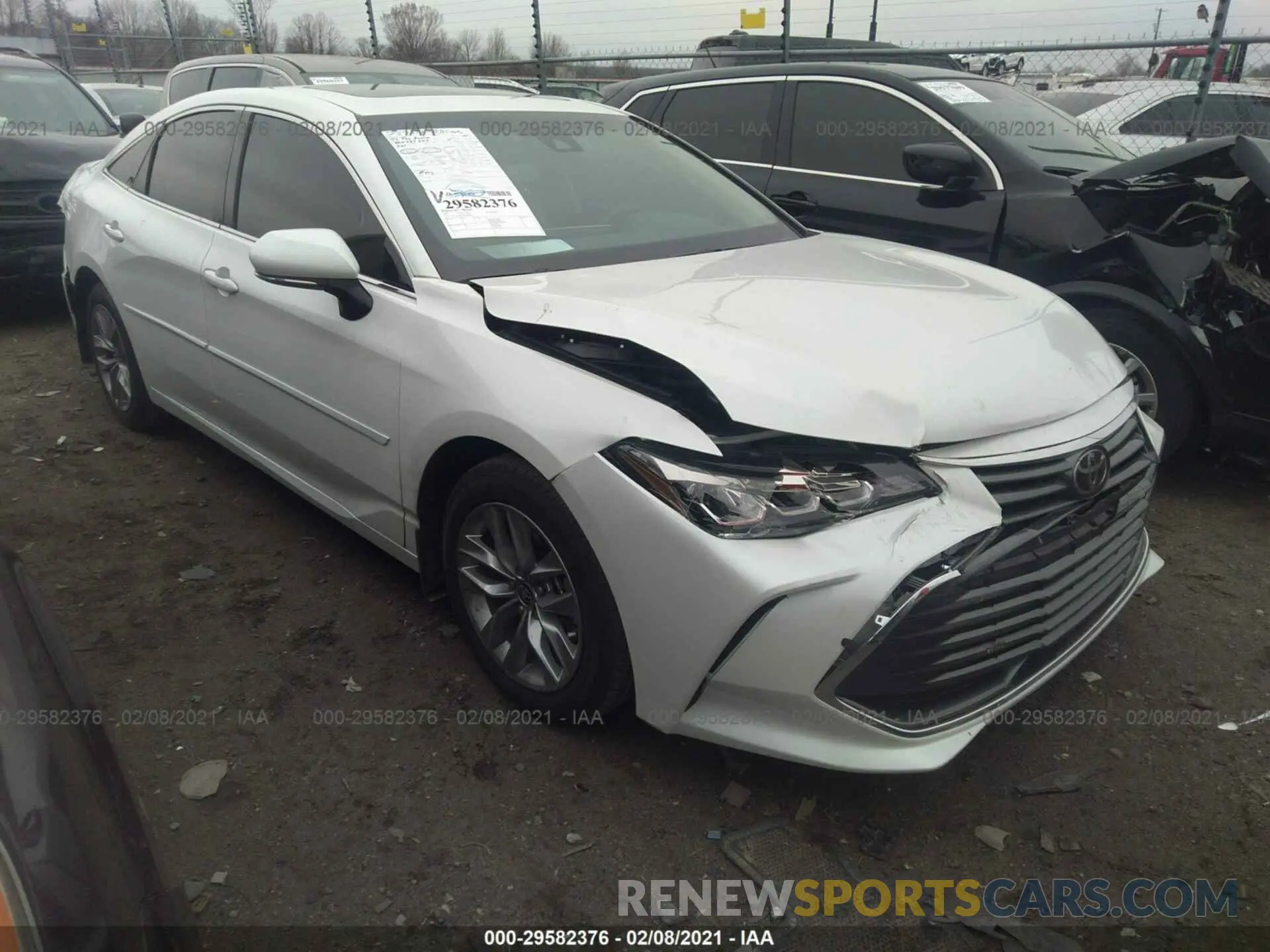 1 Photograph of a damaged car 4T1AZ1FBXMU057549 TOYOTA AVALON 2021