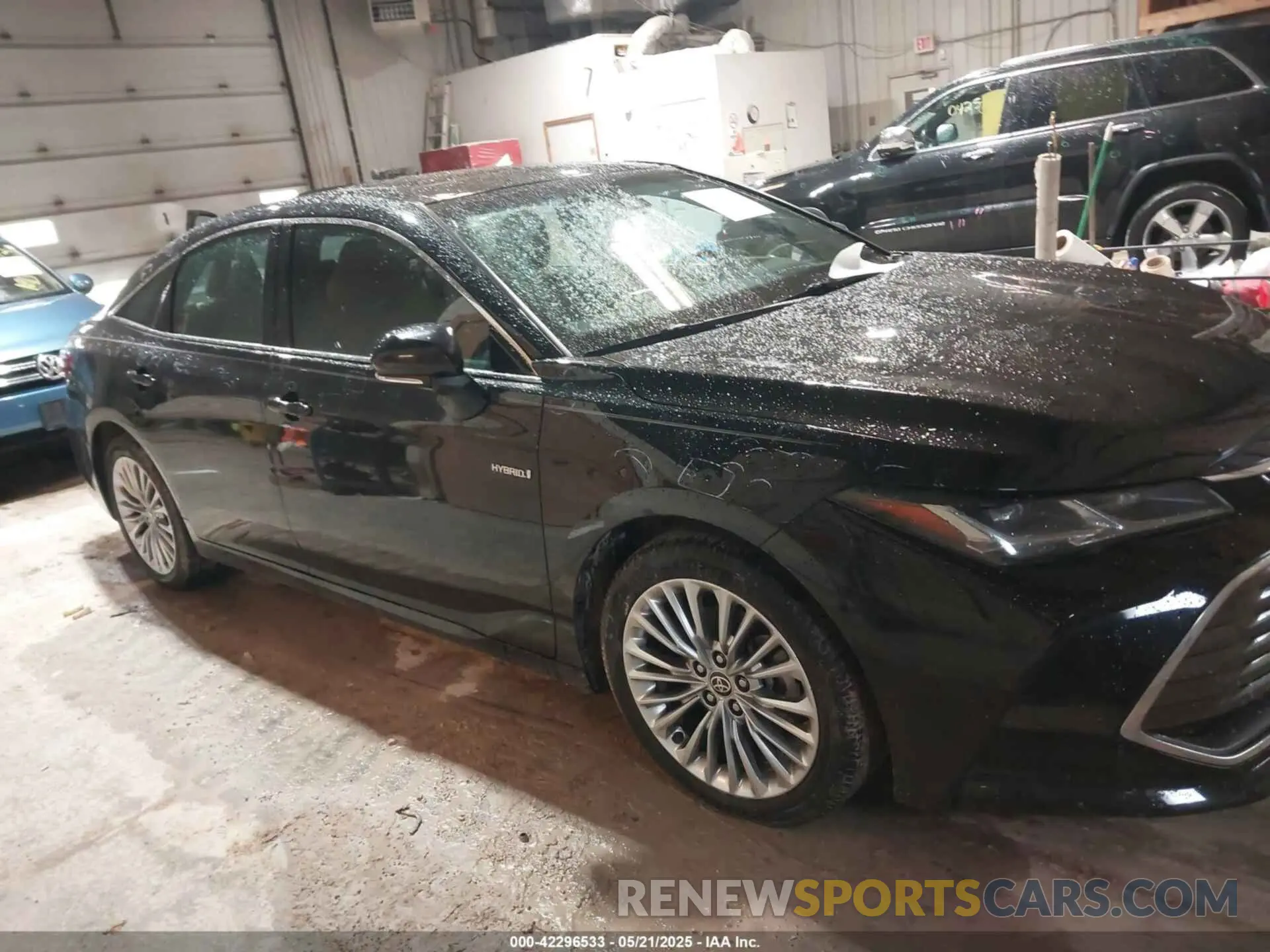 13 Photograph of a damaged car 4T1DA1AB4MU006009 TOYOTA AVALON 2021