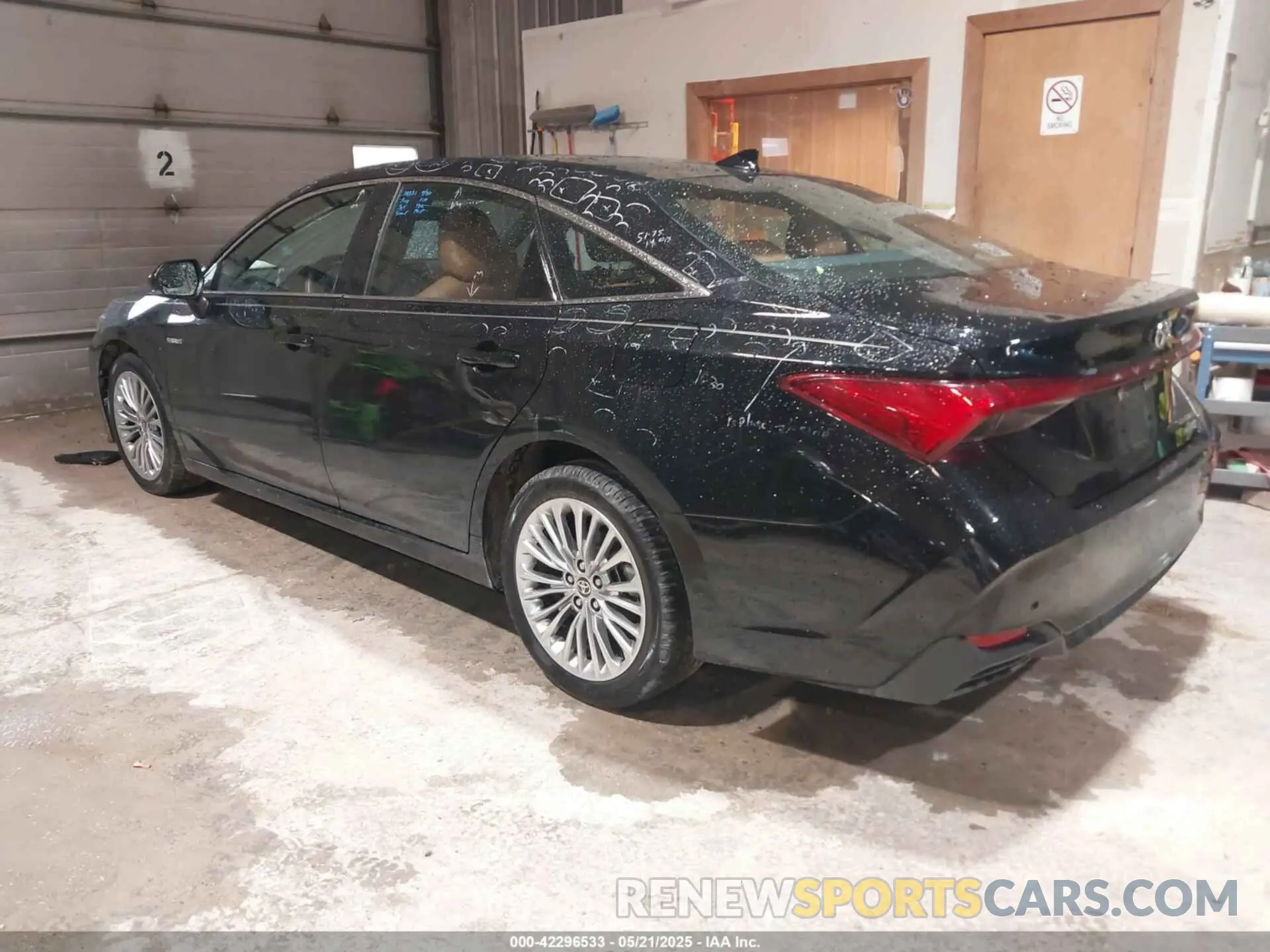3 Photograph of a damaged car 4T1DA1AB4MU006009 TOYOTA AVALON 2021