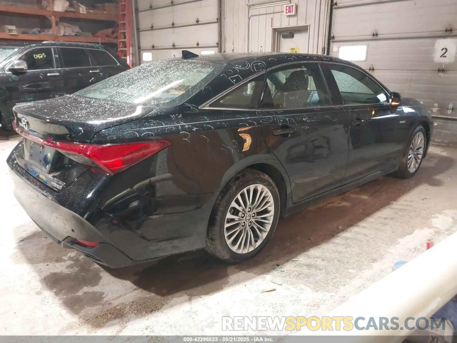 4 Photograph of a damaged car 4T1DA1AB4MU006009 TOYOTA AVALON 2021