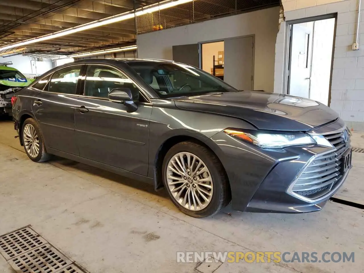 4 Photograph of a damaged car 4T1DA1AB5MU005449 TOYOTA AVALON 2021