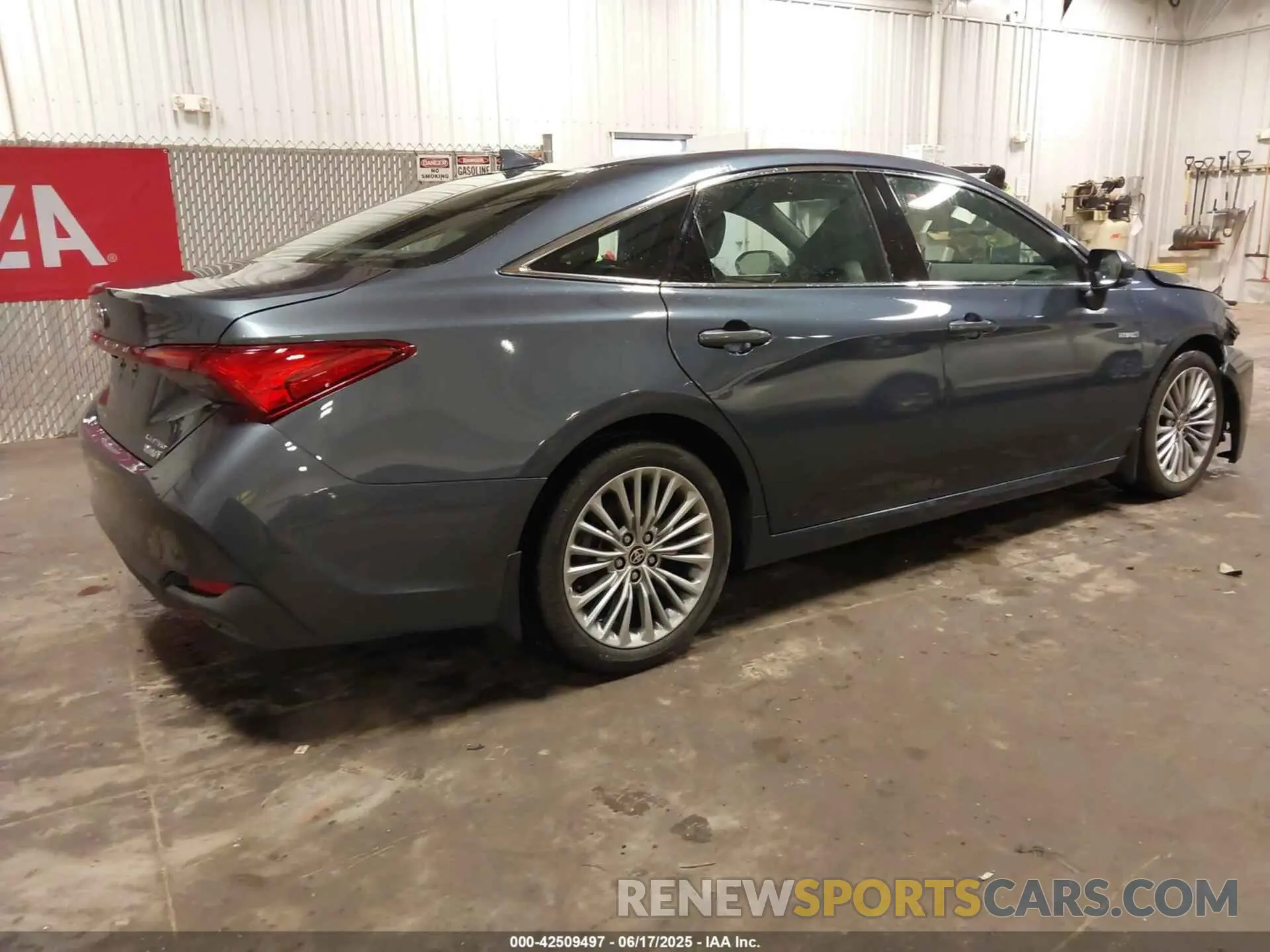 4 Photograph of a damaged car 4T1DA1AB5MU010456 TOYOTA AVALON 2021