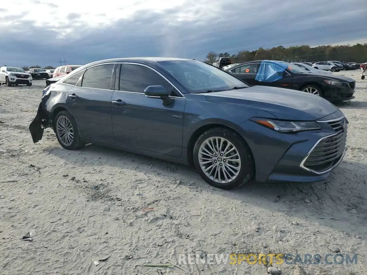 4 Photograph of a damaged car 4T1DA1AB8MU008734 TOYOTA AVALON 2021