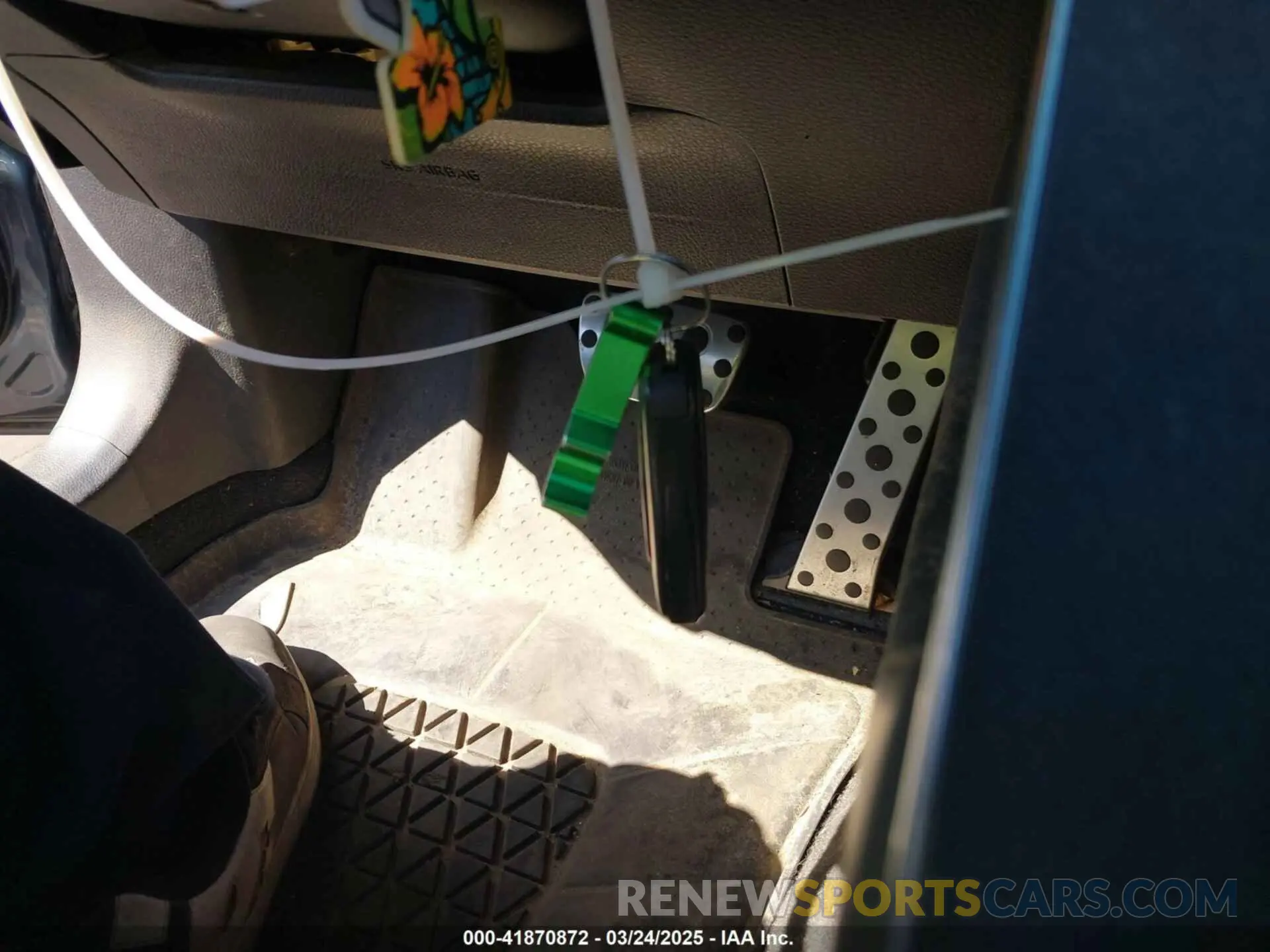 11 Photograph of a damaged car 4T1EA1AB2MU001301 TOYOTA AVALON 2021
