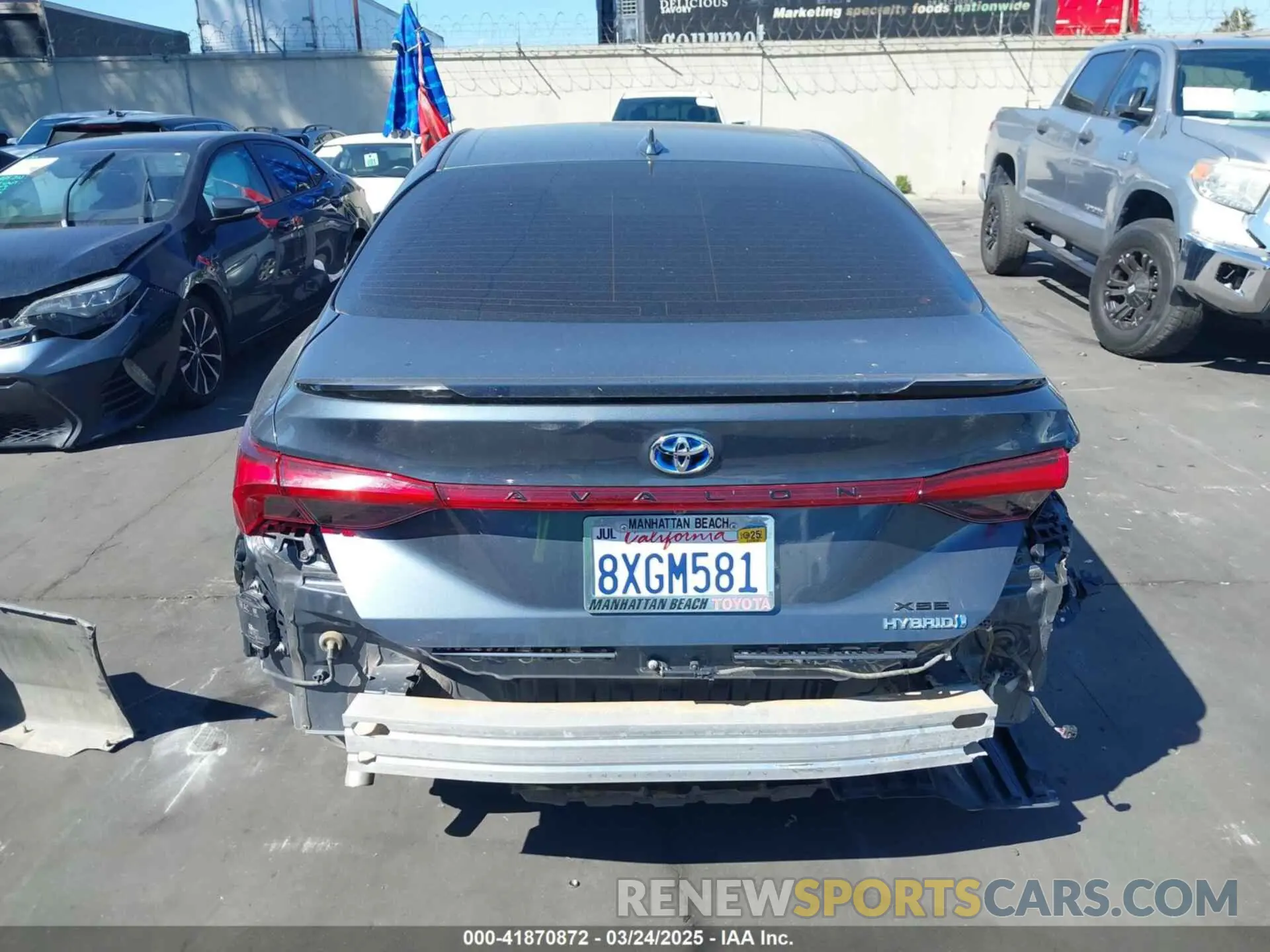 17 Photograph of a damaged car 4T1EA1AB2MU001301 TOYOTA AVALON 2021