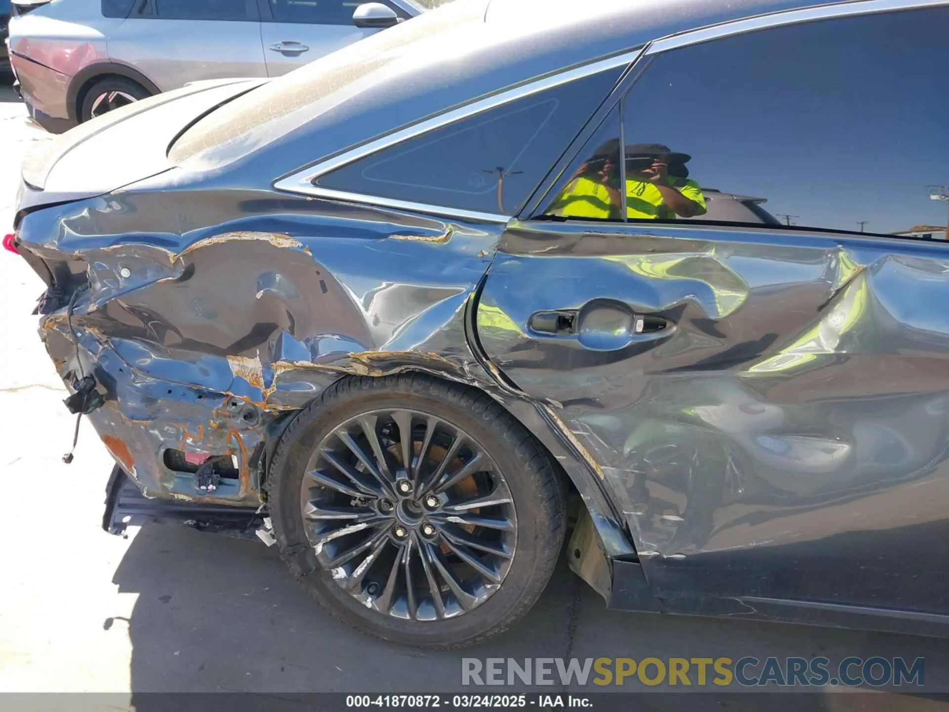 6 Photograph of a damaged car 4T1EA1AB2MU001301 TOYOTA AVALON 2021