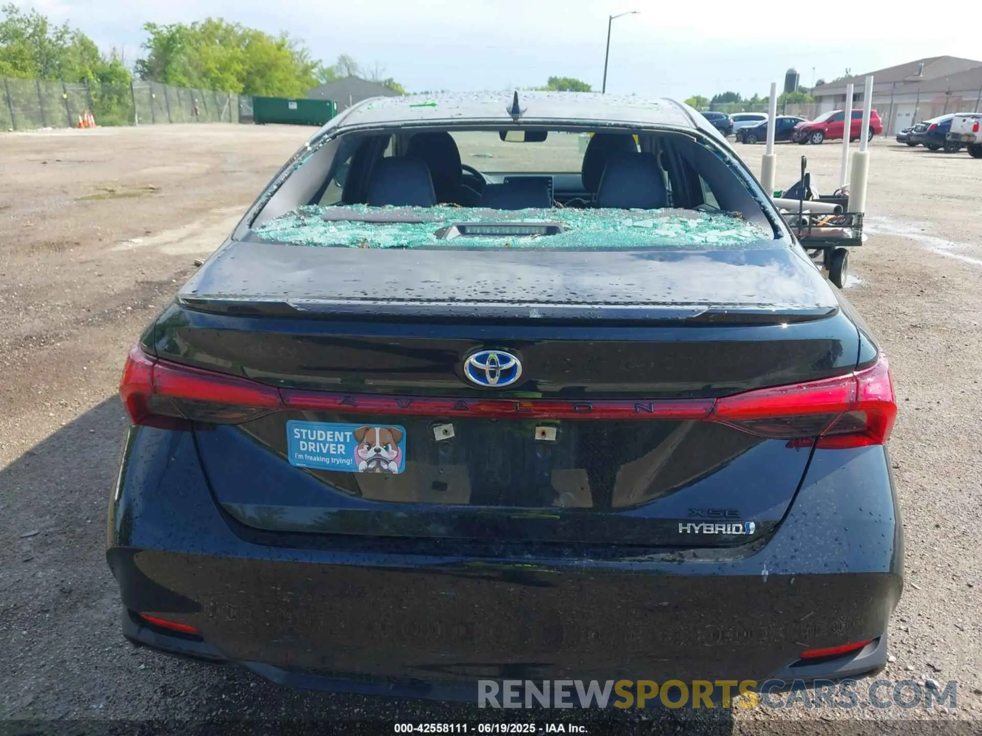6 Photograph of a damaged car 4T1EA1AB3MU008774 TOYOTA AVALON 2021