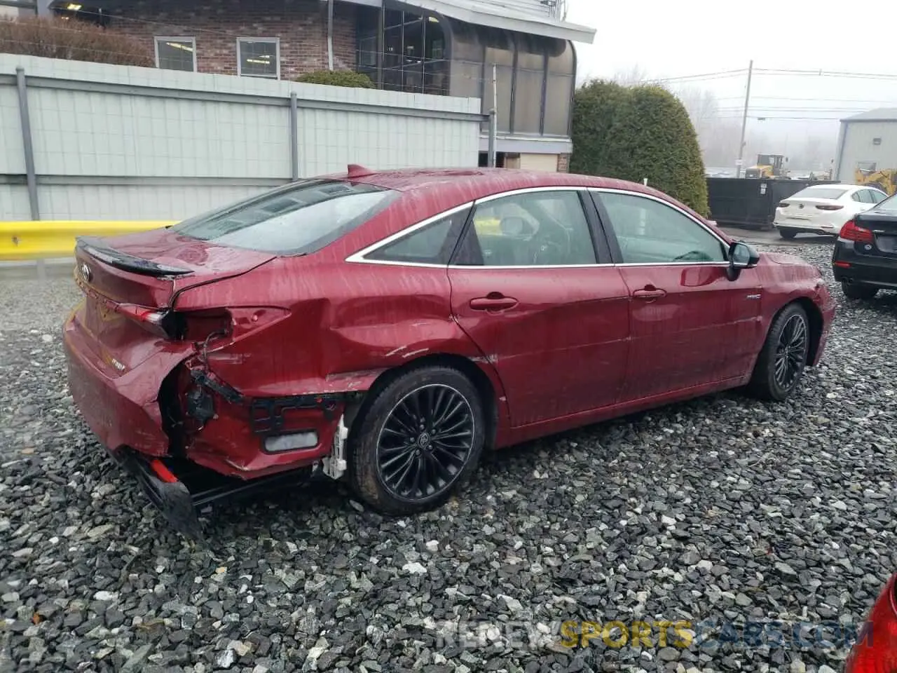 3 Photograph of a damaged car 4T1EA1AB6MU010289 TOYOTA AVALON 2021