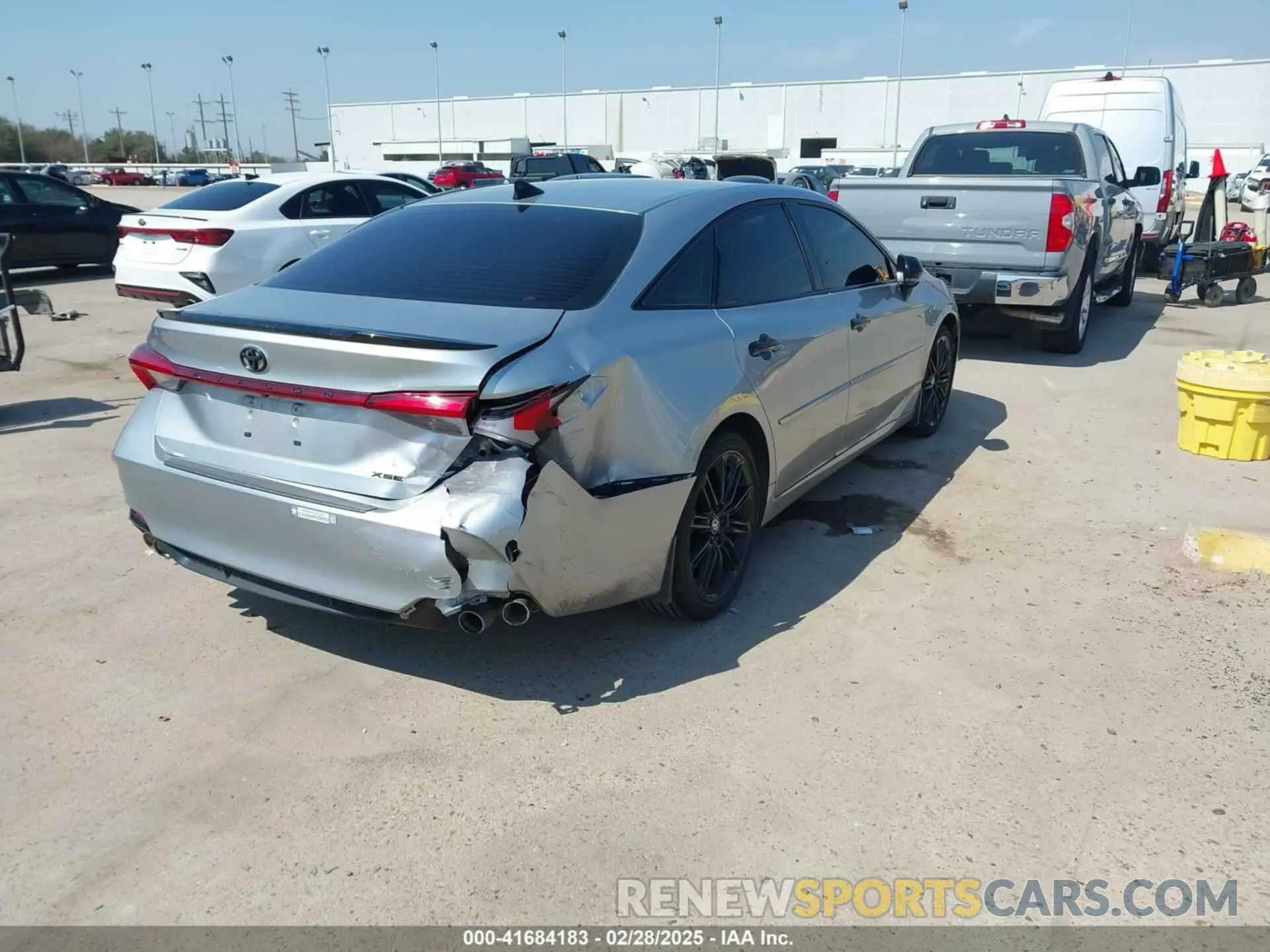 4 Photograph of a damaged car 4T1EZ1FB6MU069666 TOYOTA AVALON 2021