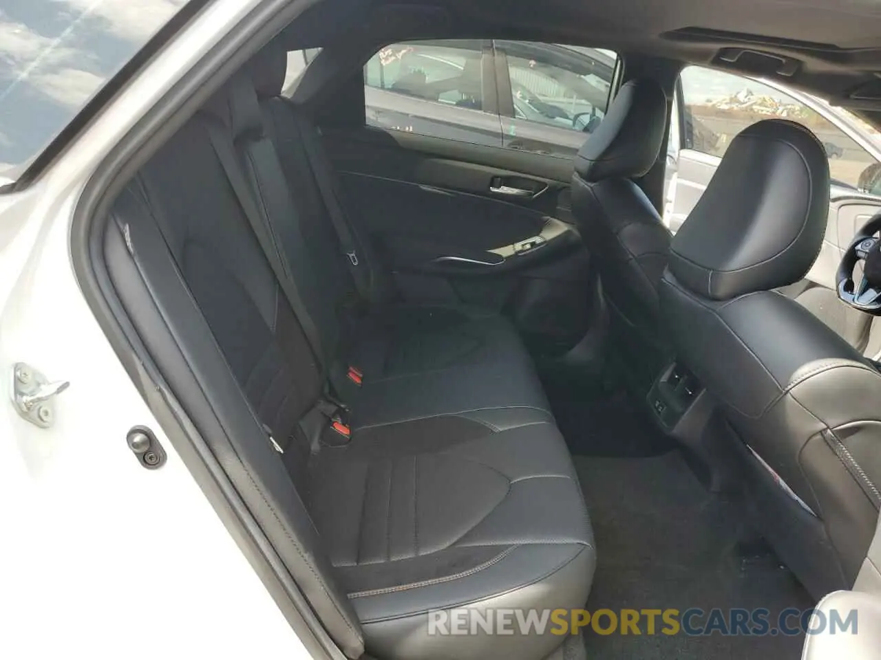 10 Photograph of a damaged car 4T1EZ1FBXMU058220 TOYOTA AVALON 2021