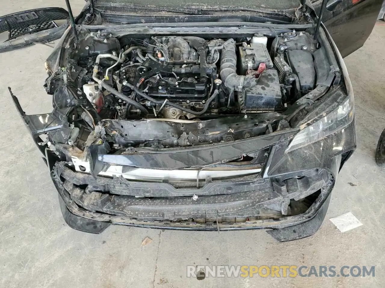 11 Photograph of a damaged car 4T1FZ1FB2MU070169 TOYOTA AVALON 2021