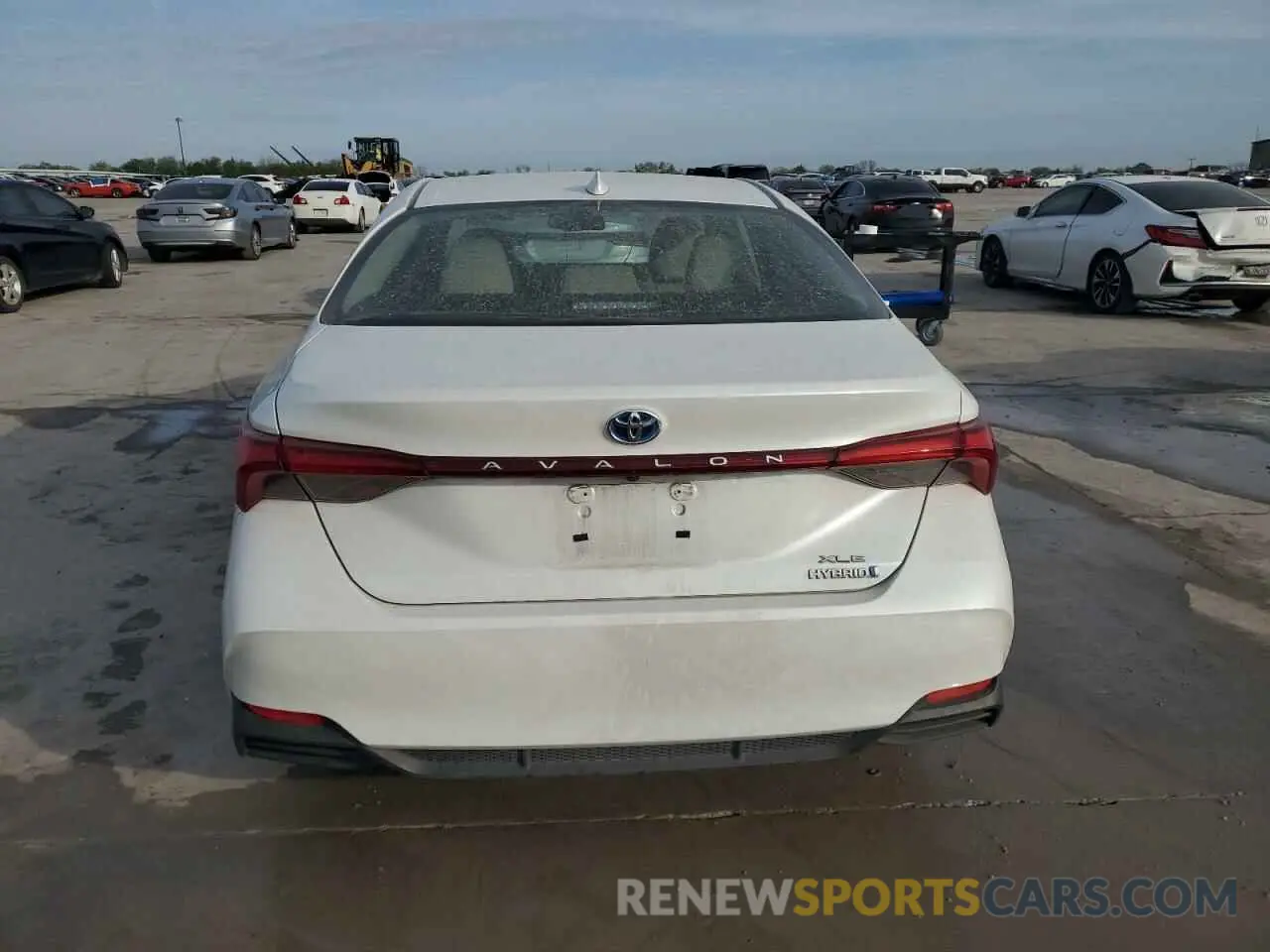 6 Photograph of a damaged car 4T1AA1AB4NU014048 TOYOTA AVALON 2022