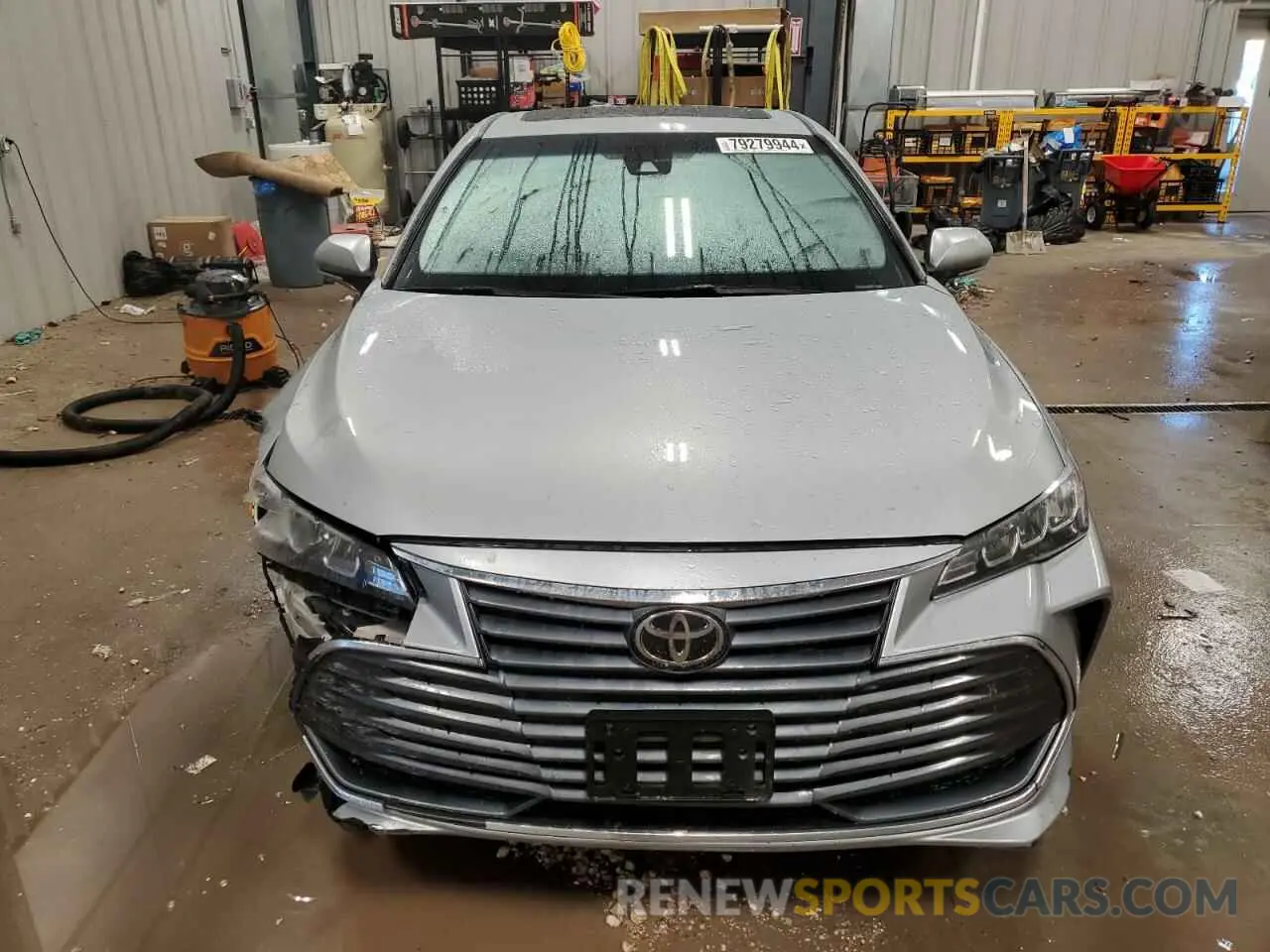 5 Photograph of a damaged car 4T1AZ1FB7NU081177 TOYOTA AVALON 2022