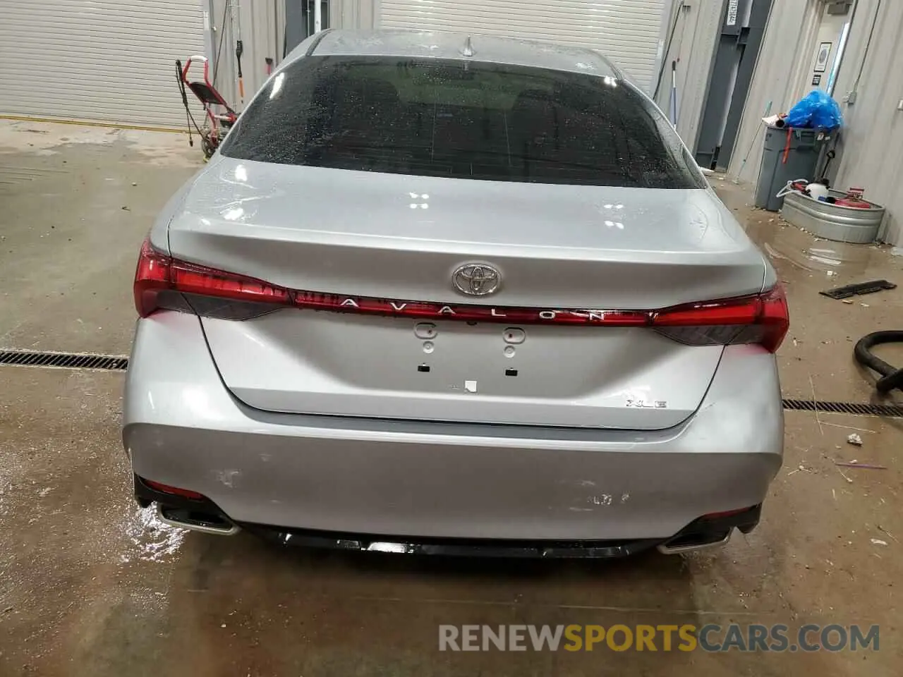 6 Photograph of a damaged car 4T1AZ1FB7NU081177 TOYOTA AVALON 2022