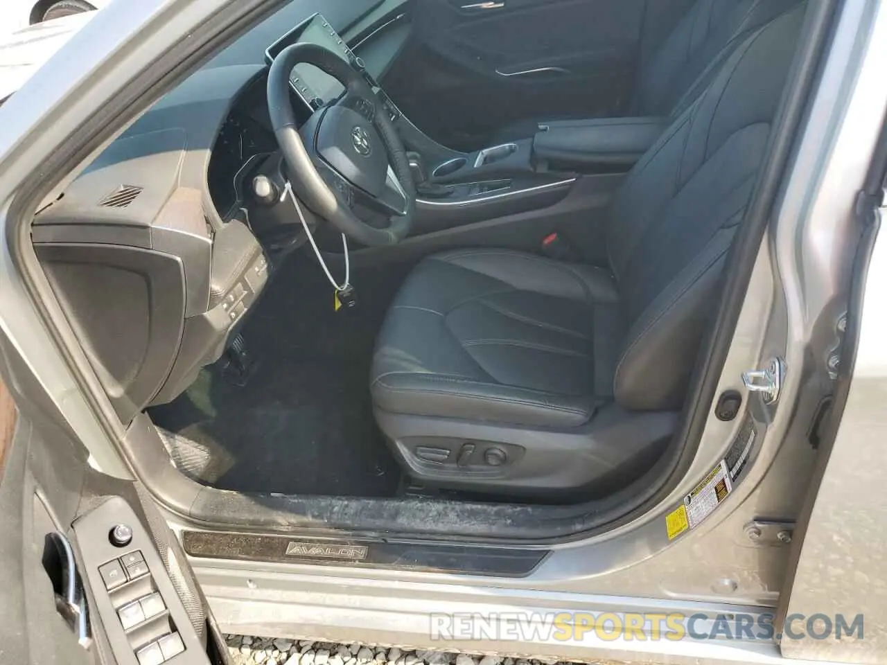 7 Photograph of a damaged car 4T1AZ1FB9NU088034 TOYOTA AVALON 2022