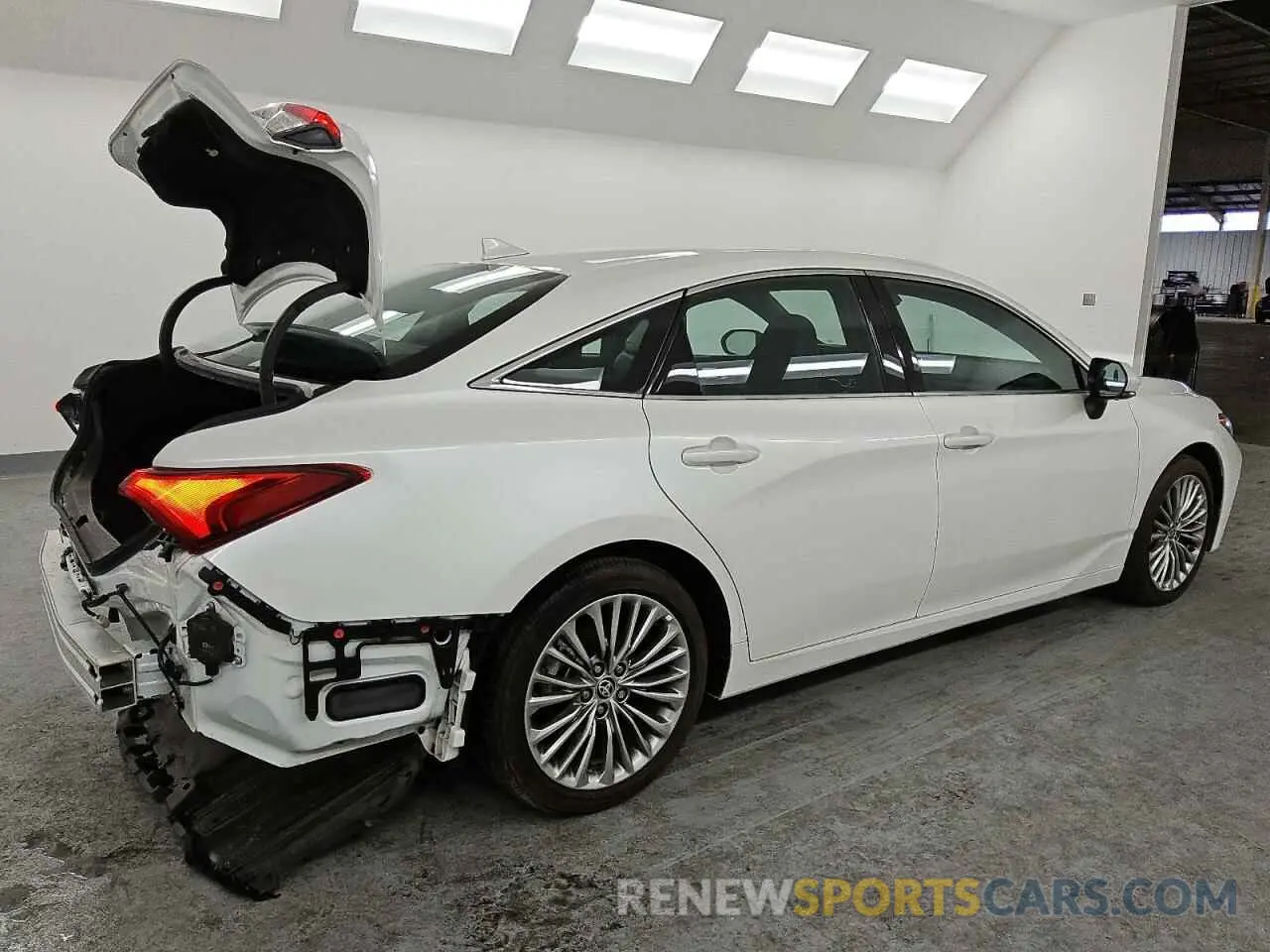 3 Photograph of a damaged car 4T1DA1AB1NU015011 TOYOTA AVALON 2022