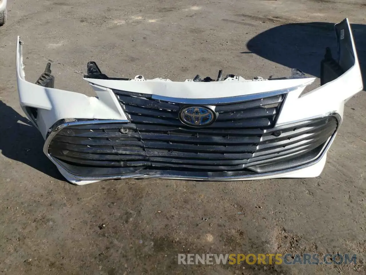 12 Photograph of a damaged car 4T1DA1AB3NU011929 TOYOTA AVALON 2022