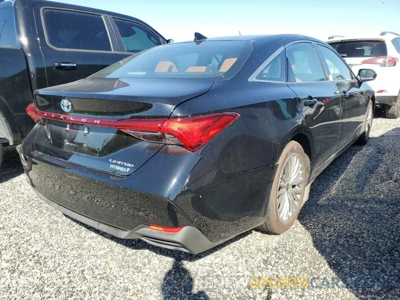 4 Photograph of a damaged car 4T1DA1AB3NU012238 TOYOTA AVALON 2022