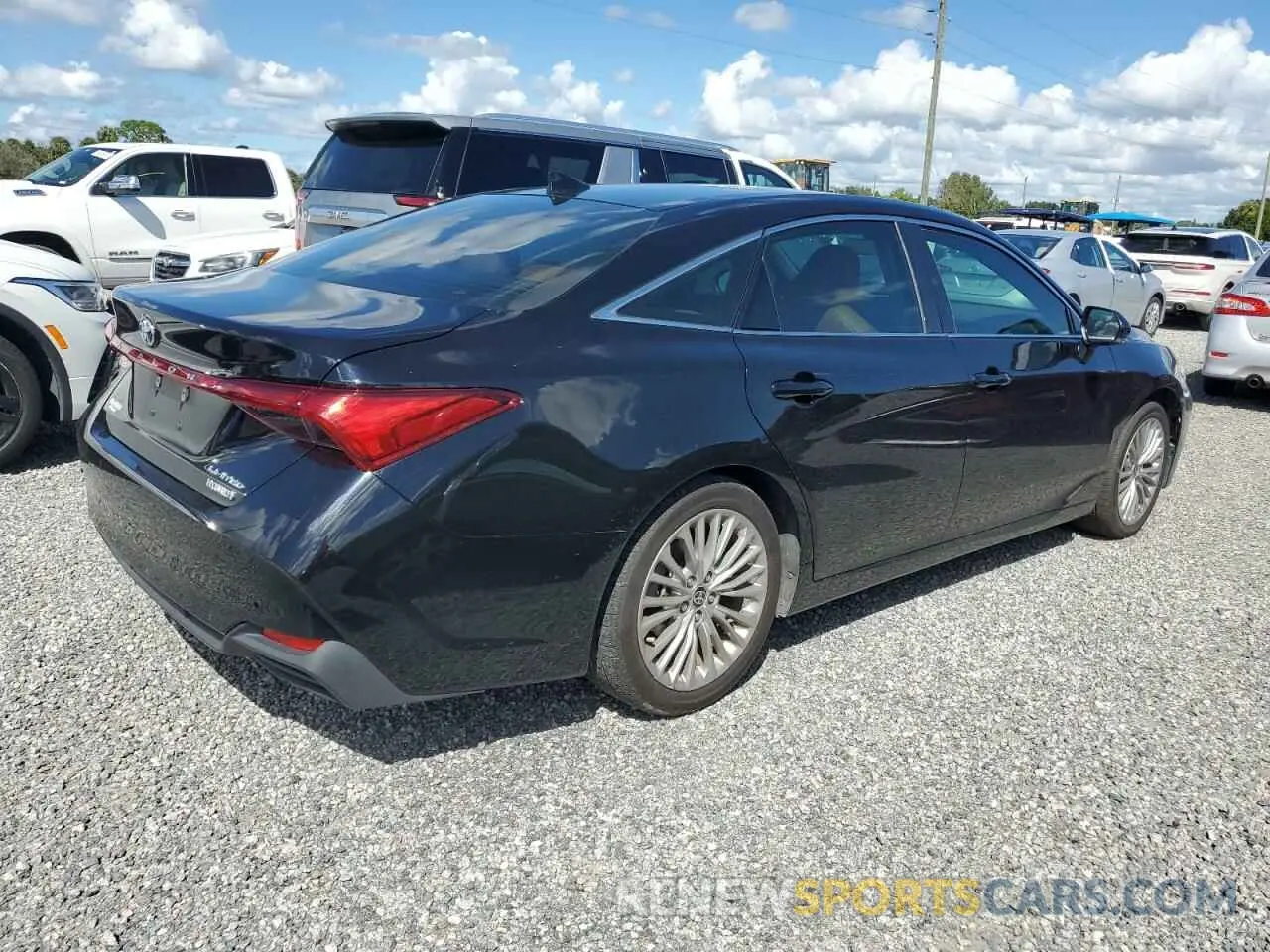 3 Photograph of a damaged car 4T1DA1AB8NU011862 TOYOTA AVALON 2022