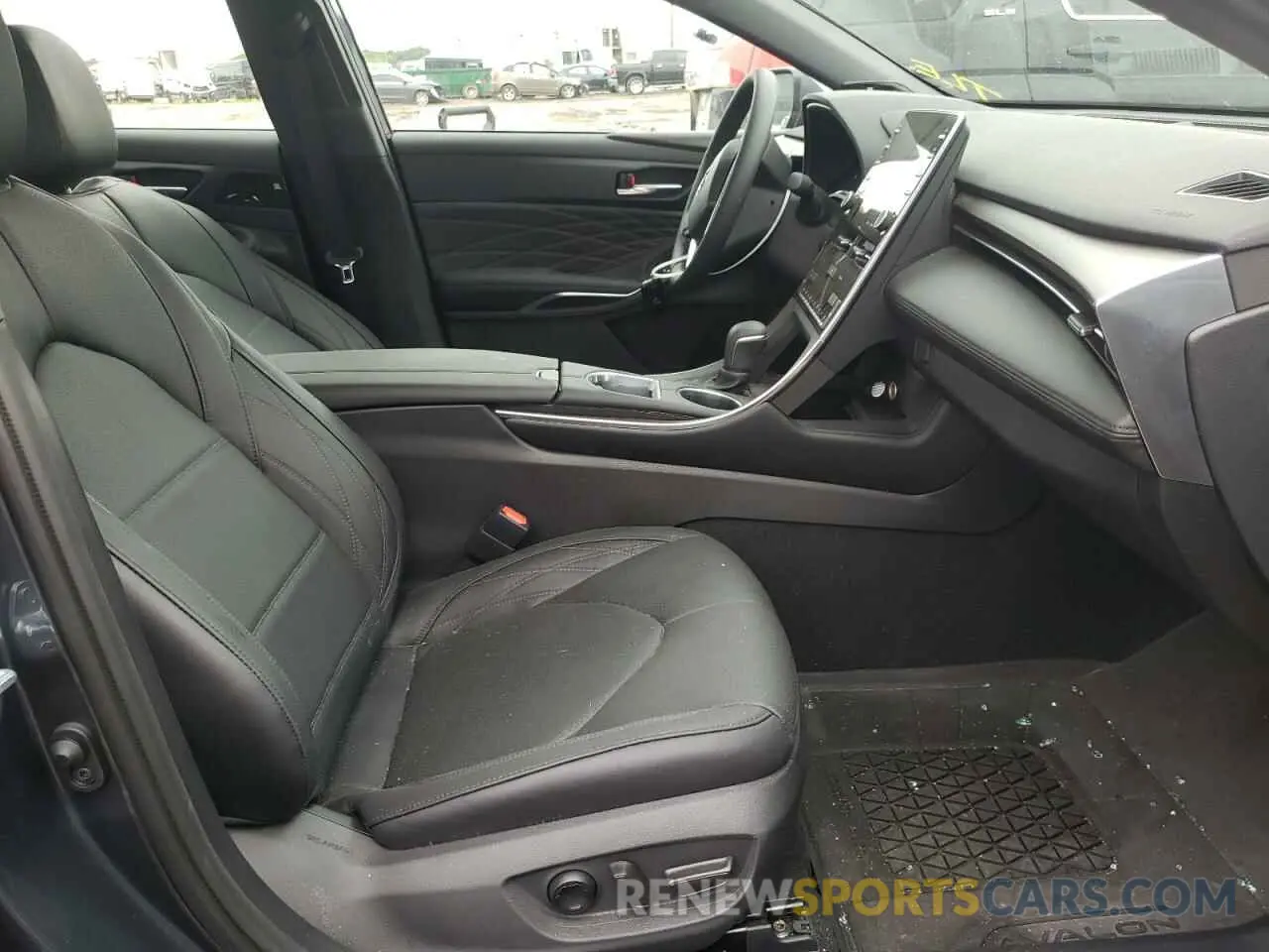 5 Photograph of a damaged car 4T1DZ1FB8NU075370 TOYOTA AVALON 2022