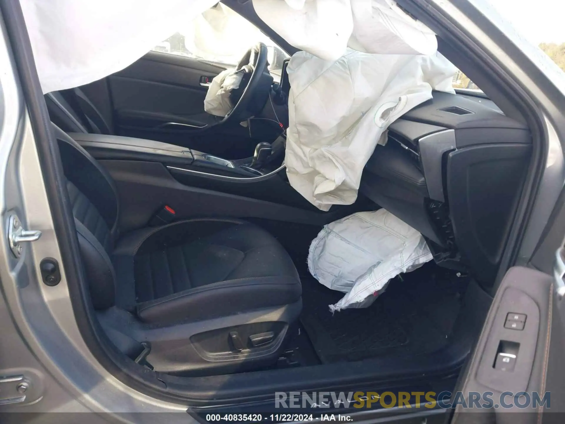 5 Photograph of a damaged car 4T1EA1AB3NU015824 TOYOTA AVALON 2022