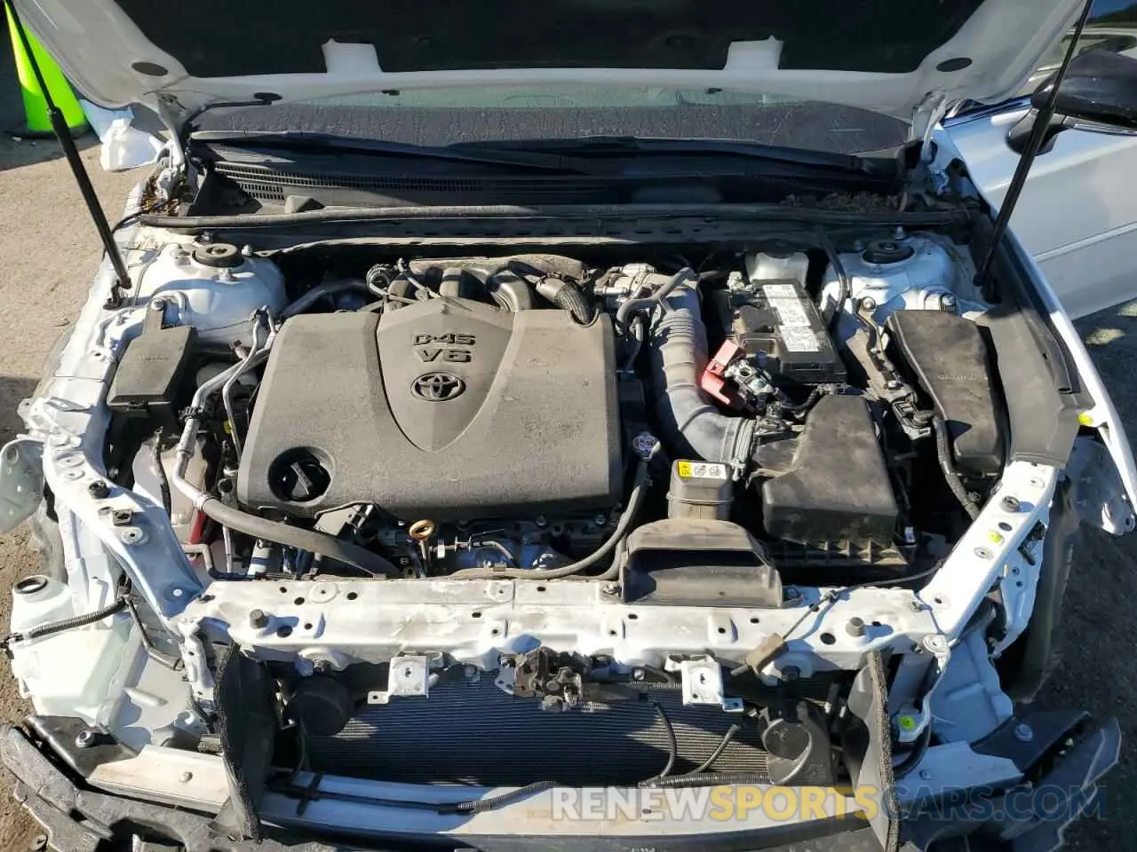 11 Photograph of a damaged car 4T1GZ1FB0NU078082 TOYOTA AVALON 2022