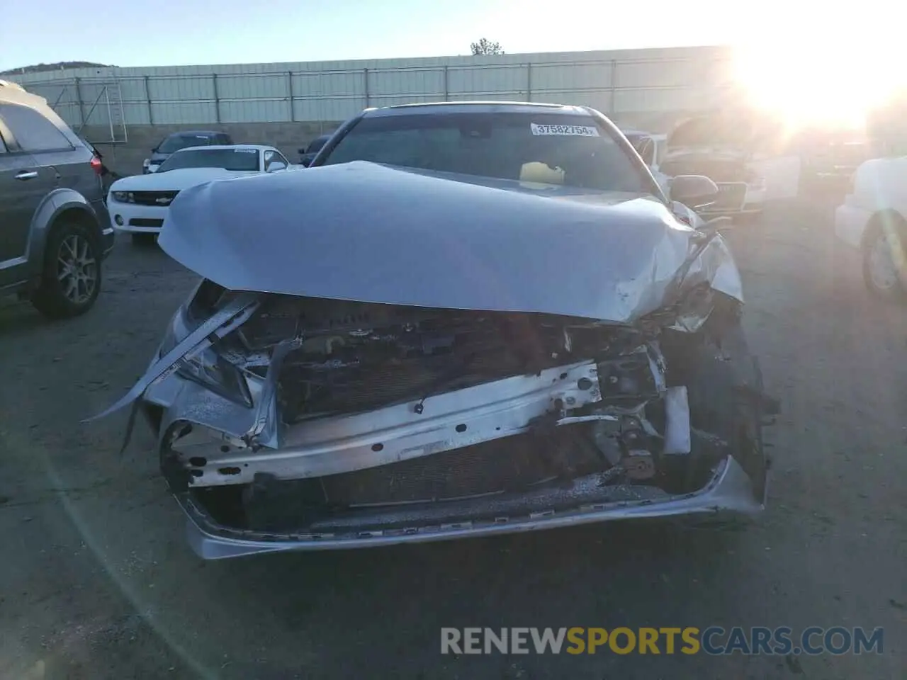5 Photograph of a damaged car 4T1GZ1FB9NU076752 TOYOTA AVALON 2022