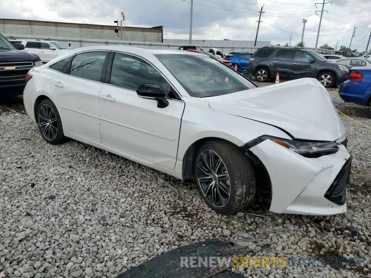 4 Photograph of a damaged car 4T1HZ1FB3NU084687 TOYOTA AVALON 2022