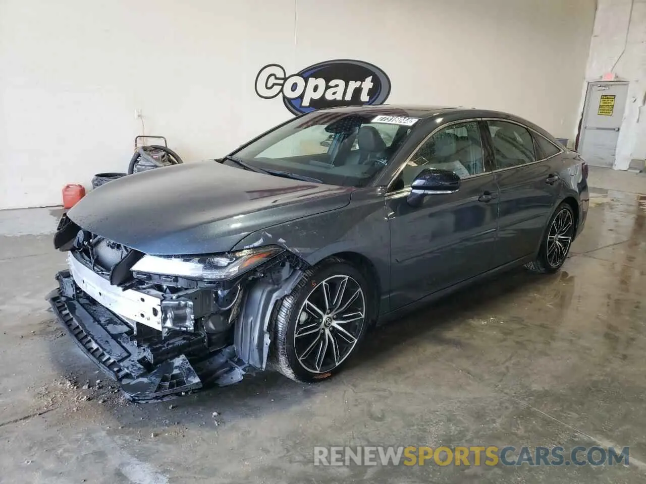 1 Photograph of a damaged car 4T1HZ1FBXNU086100 TOYOTA AVALON 2022