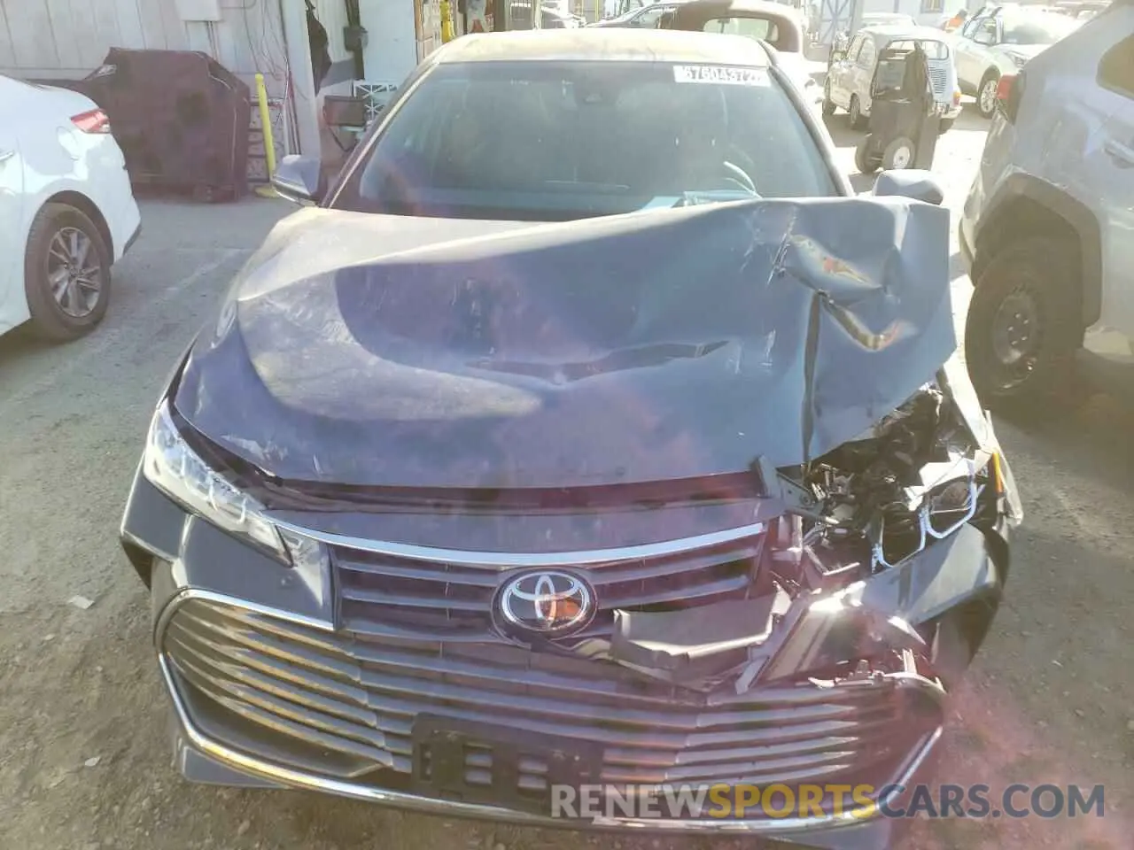 5 Photograph of a damaged car 4T1JZ1FB0NU076760 TOYOTA AVALON 2022