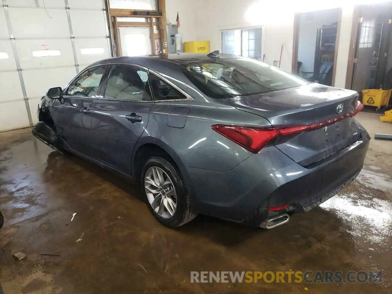 2 Фотография поврежденного автомобиля 4T1JZ1FB0NU087211 TOYOTA AVALON 2022
