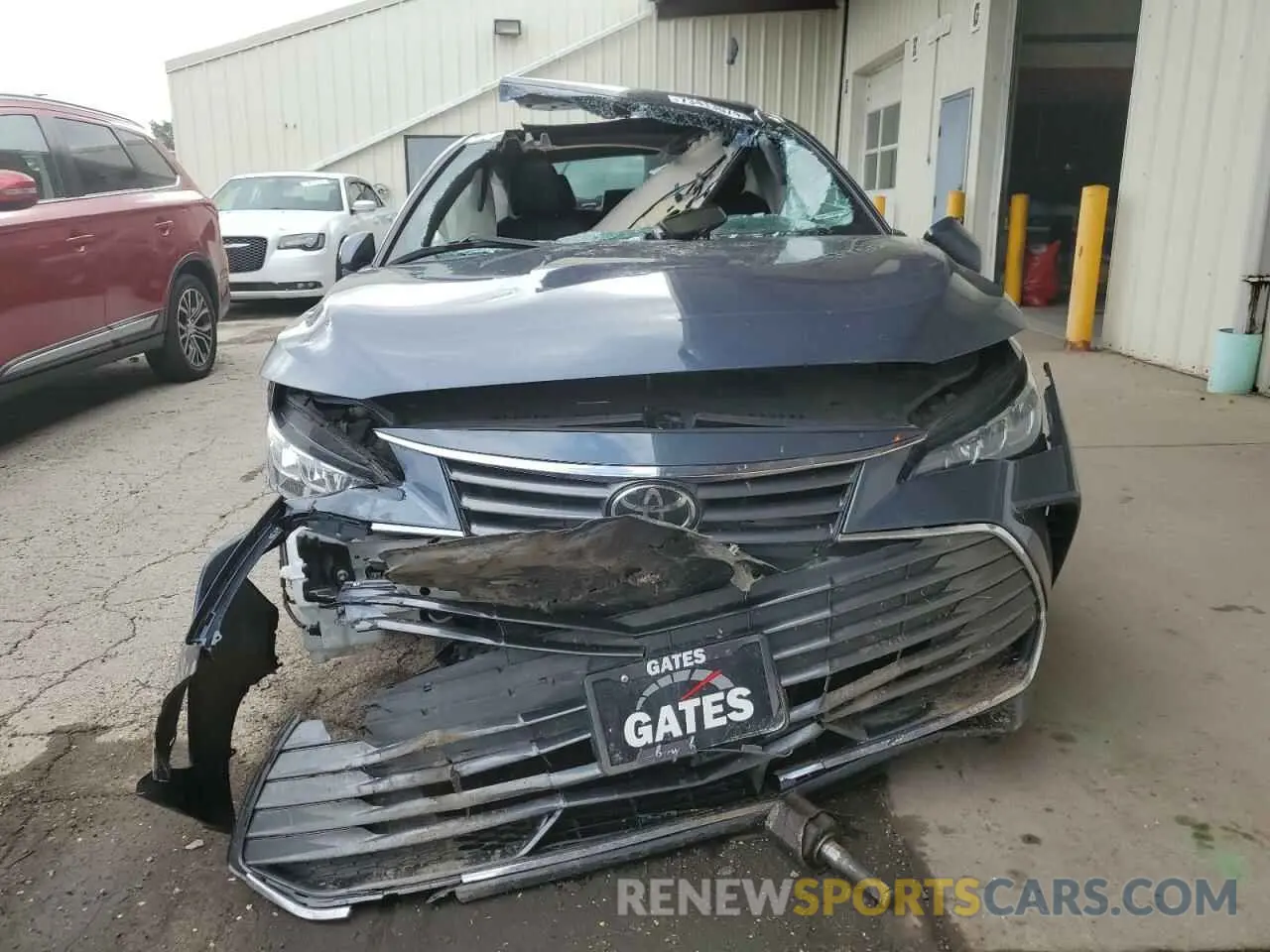 5 Photograph of a damaged car 4T1JZ1FB4NU076230 TOYOTA AVALON 2022