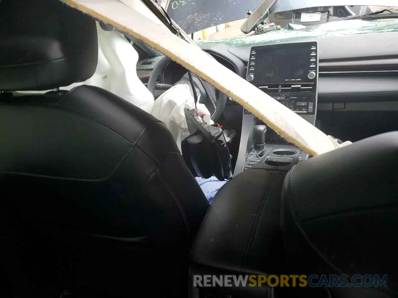 8 Photograph of a damaged car 4T1JZ1FB4NU076230 TOYOTA AVALON 2022