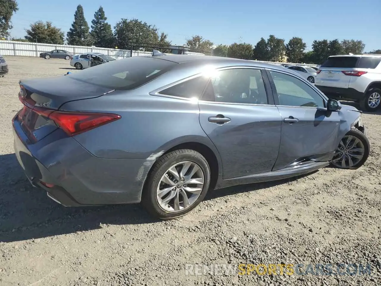 3 Photograph of a damaged car 4T1JZ1FB8NU085996 TOYOTA AVALON 2022