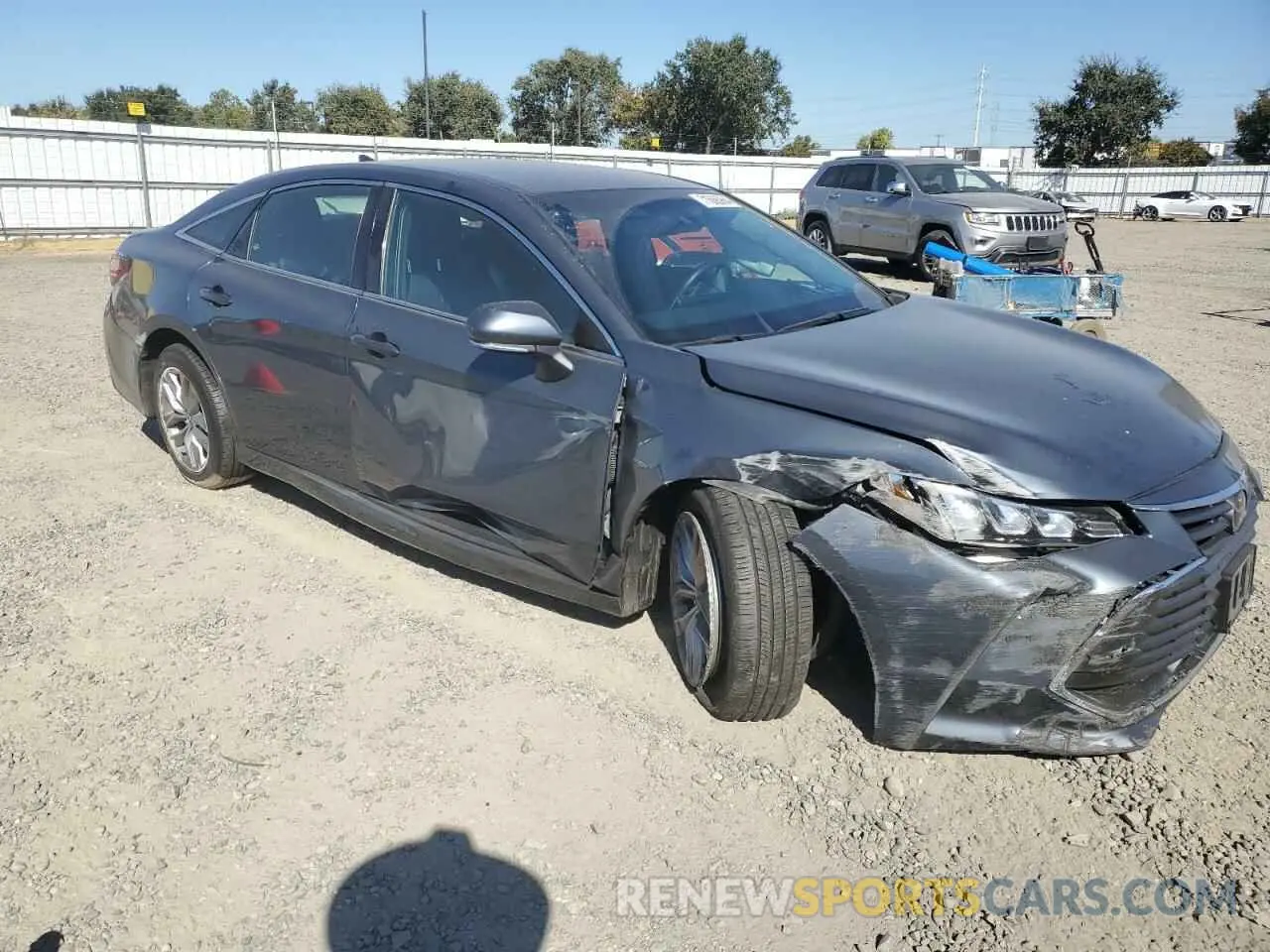 4 Photograph of a damaged car 4T1JZ1FB8NU085996 TOYOTA AVALON 2022