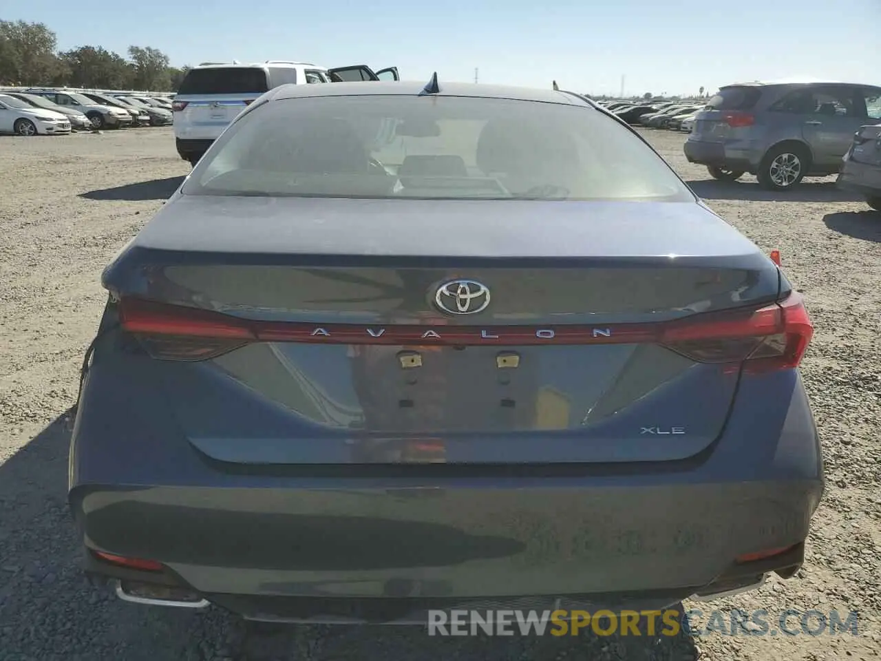 6 Photograph of a damaged car 4T1JZ1FB8NU085996 TOYOTA AVALON 2022