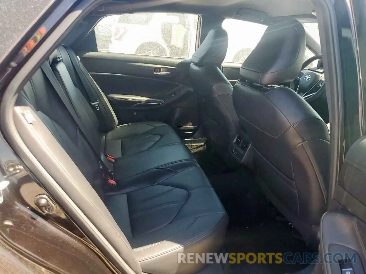 10 Photograph of a damaged car 4T1JZ1FB9NU083982 TOYOTA AVALON 2022