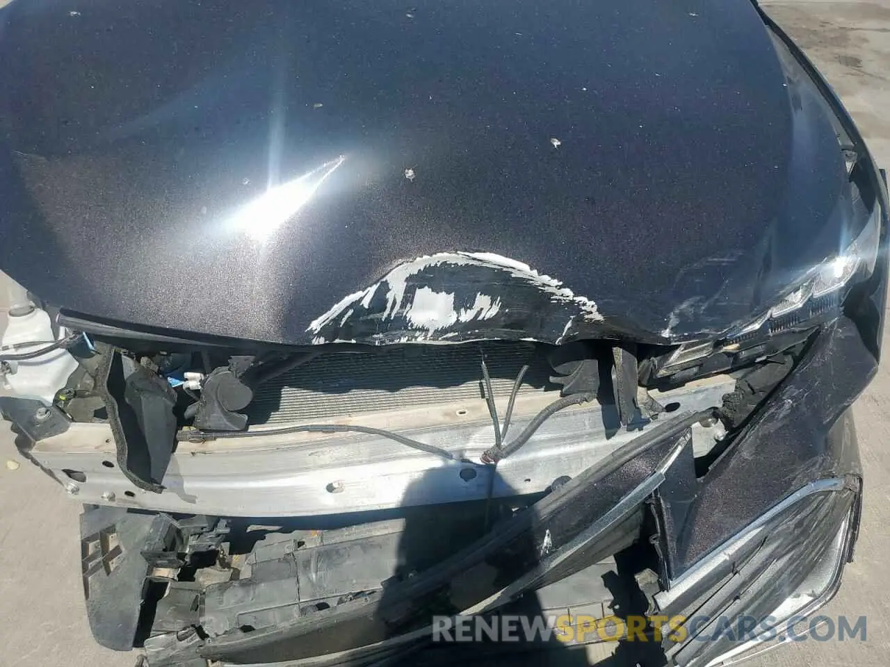 11 Photograph of a damaged car 4T1JZ1FB9NU083982 TOYOTA AVALON 2022