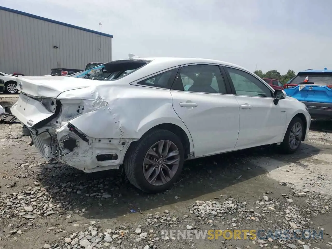 3 Фотография поврежденного автомобиля 4T1B21FB2KU011171 TOYOTA AVALON 2024