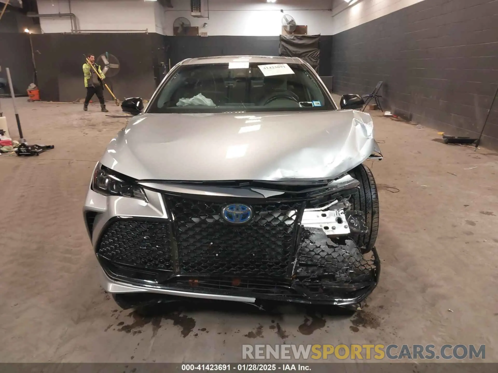 12 Фотография поврежденного автомобиля 4T1B21FB2KU002177 TOYOTA AVALON HYBRID 2019